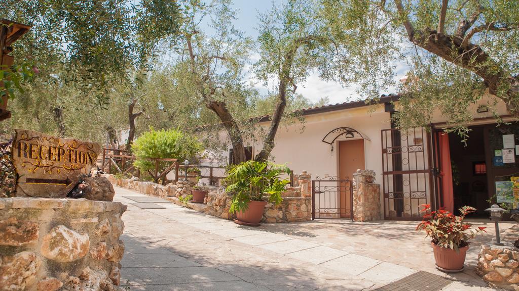 Zagare Residence Rodi Garganico Bagian luar foto