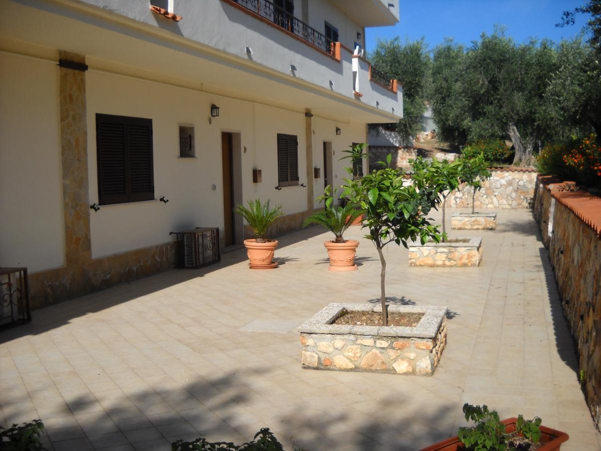Zagare Residence Rodi Garganico Bagian luar foto
